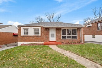 Building Photo - Single Family 3 bedroom 1 Bath w/ Finished...