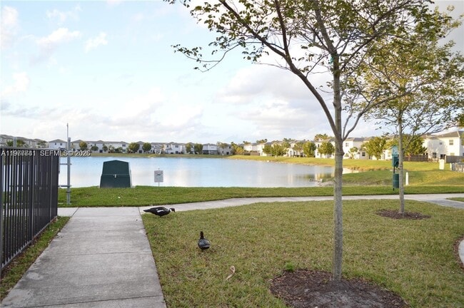 Building Photo - 1522 SE 26th Ter