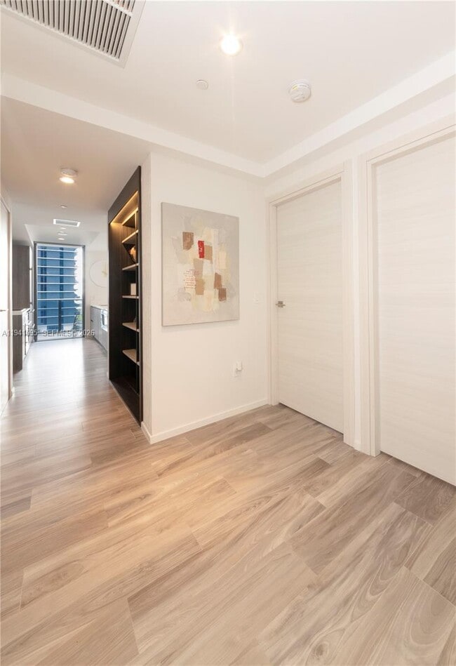 Building Photo - 801 S Miami Ave