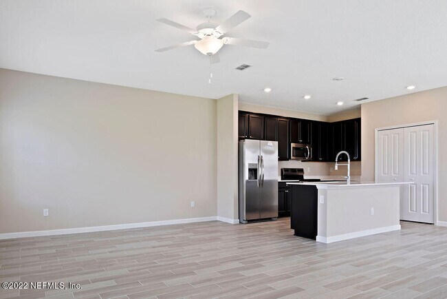 Building Photo - 12783 Josslyn Ln