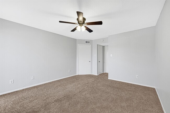 Building Photo - 8515 Hearth Dr