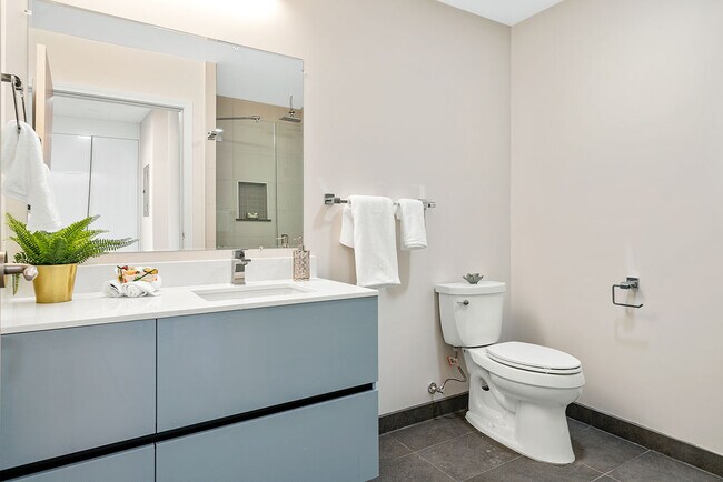 Bathroom 2 - 820 S Wilton Pl