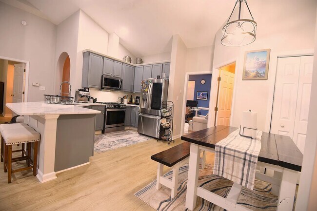 Building Photo - 113 Bottlebrush Ct