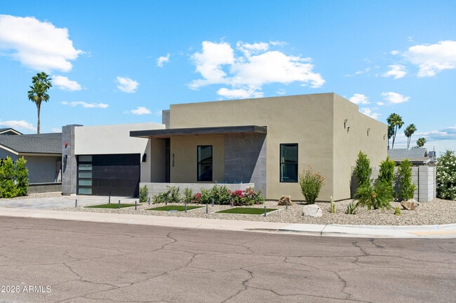 Building Photo - 3125 N 86th Pl