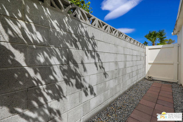 Building Photo - 69421 Poolside Dr