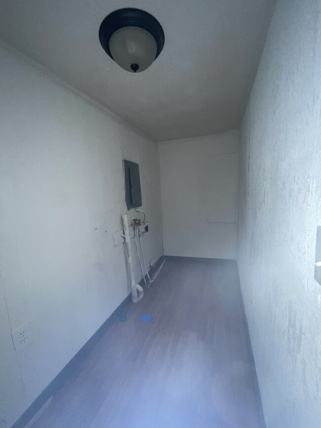 Building Photo - 321 SE 3rd St