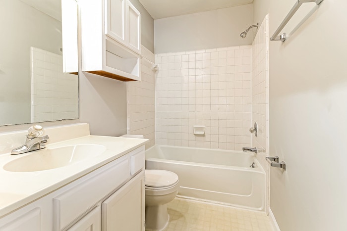 Building Photo - 7 Poppy Meadow Ln