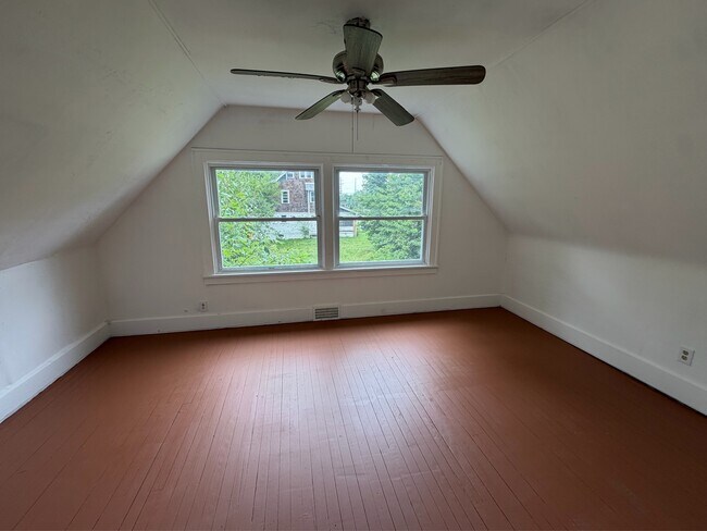 Building Photo - 3724 Hillman St