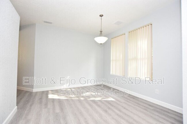 Building Photo - 1127 Oakhill St
