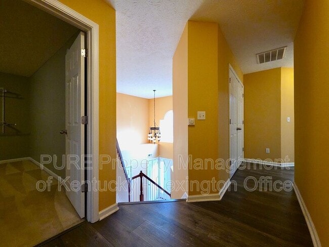 Building Photo - 2909 Mahala Ln