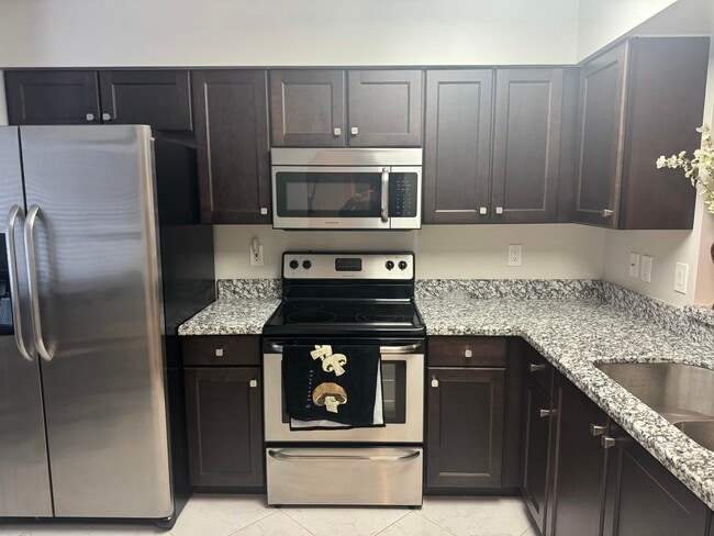 Building Photo - 14111 Royal Vista Dr