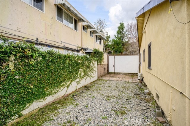 Building Photo - 304 E Garfield Ave