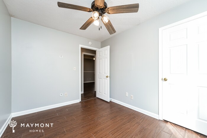 Building Photo - 150 Lakeside Dr