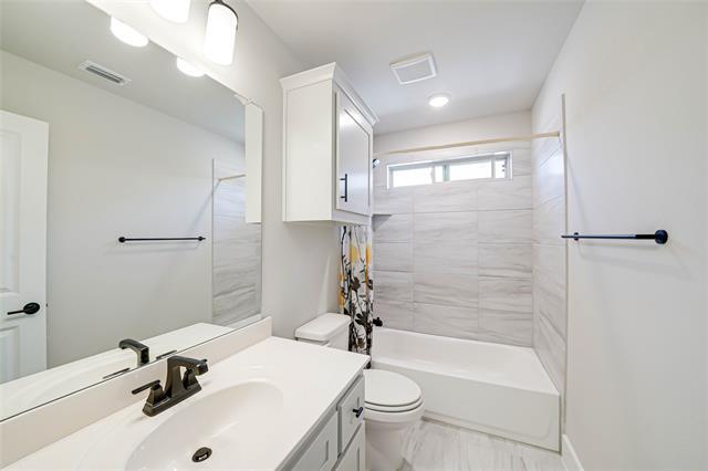 Building Photo - 727 Stearman Ln