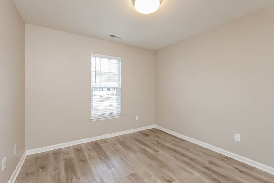Building Photo - 223 Caddel St