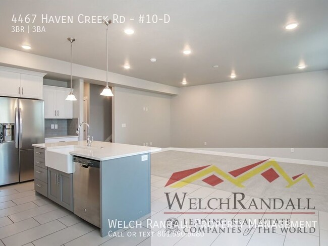 Building Photo - Spacious Townhome in West Haven