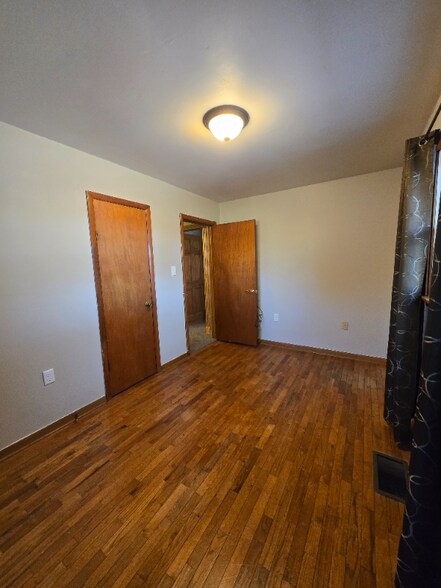 Building Photo - 7520 W Manson Colfax Rd