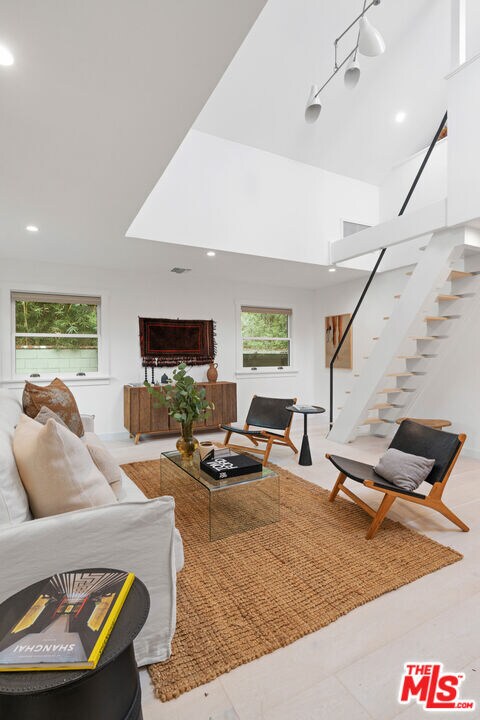 Building Photo - 961 Marco Pl