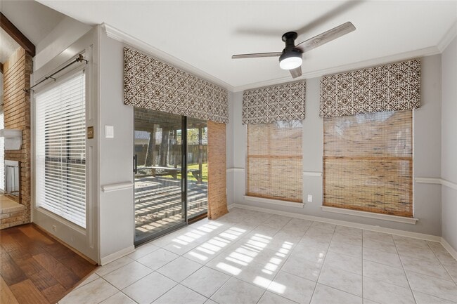 Building Photo - 3823 Village Oaks Dr