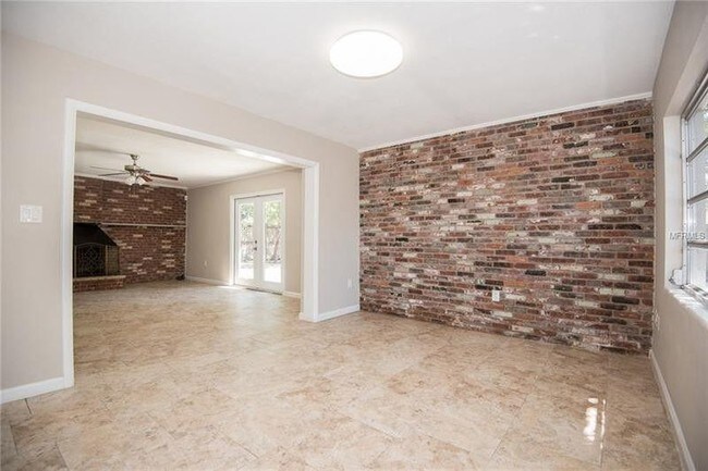 Building Photo - 5516 Sedgefield St