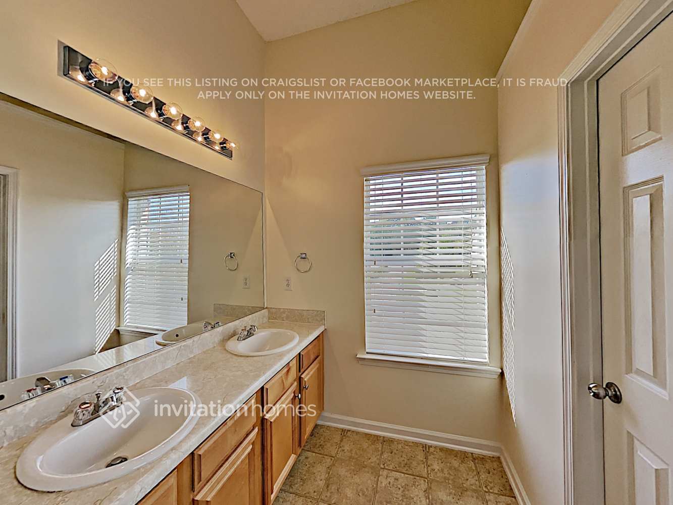 Building Photo - 1457 St George Pl