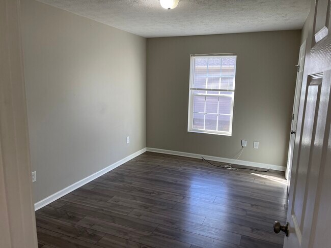 Building Photo - 372 Overlook Dr