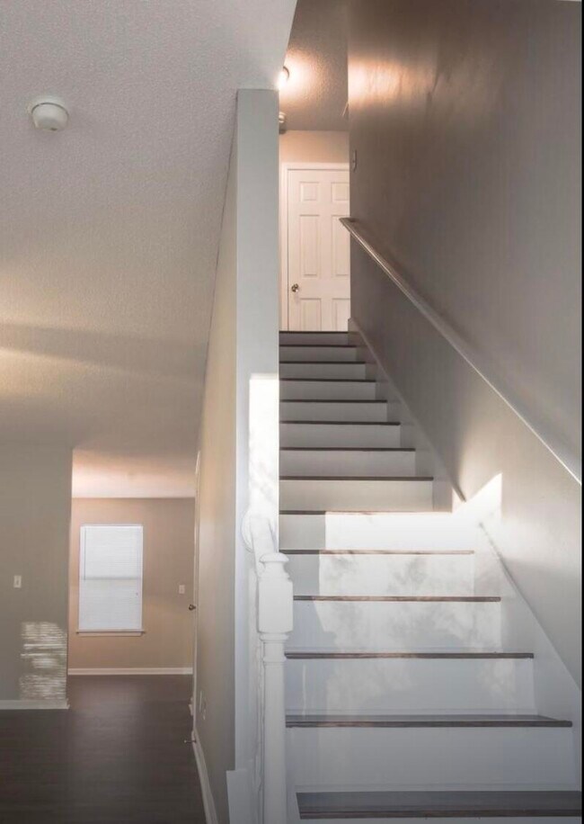 Building Photo - 339 Dahlquist Dr