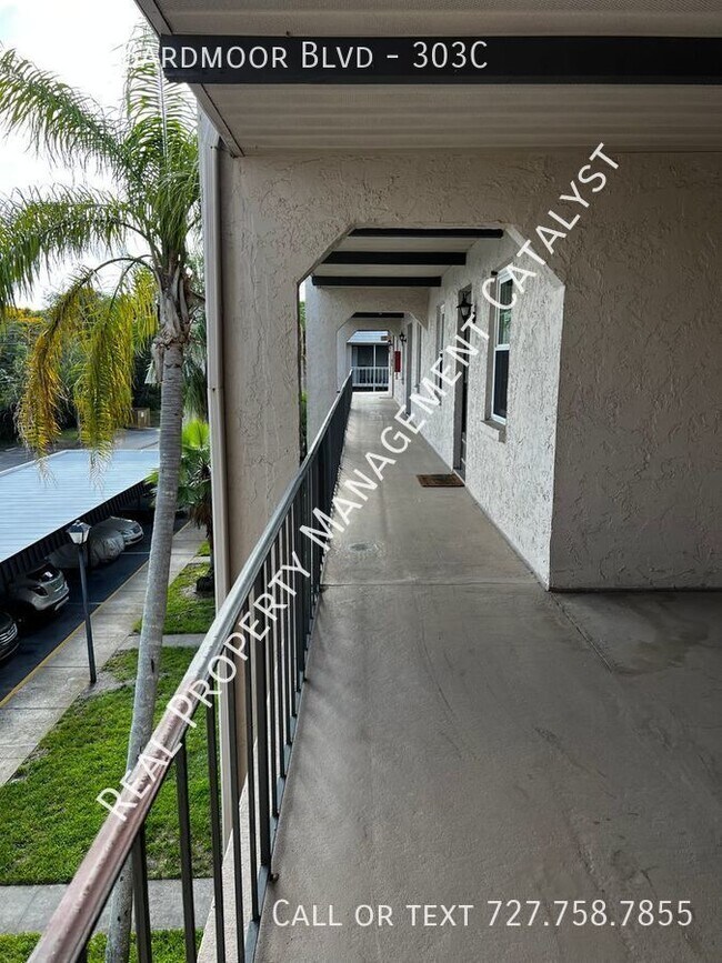 Building Photo - 8681 Bardmoor Blvd