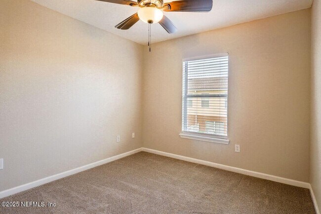 Building Photo - 1500 Calming Water Dr