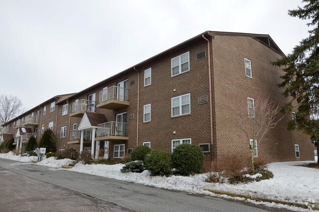 Primary Photo - Peachgate Apartments