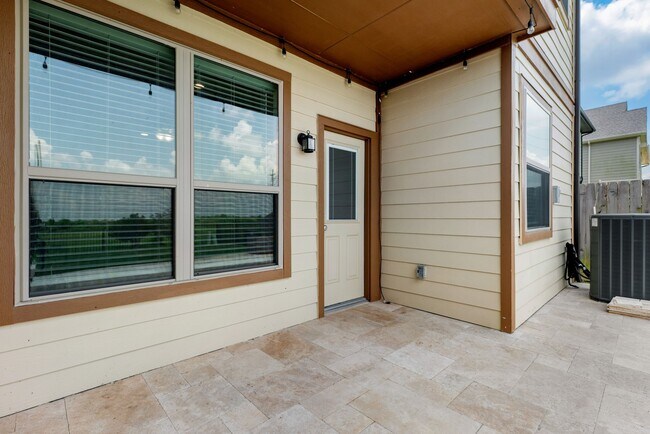 Building Photo - 5206 Pr Ter Ln