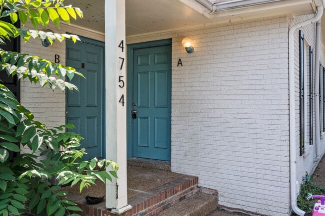 Building Photo - 4754 Trenton Dr