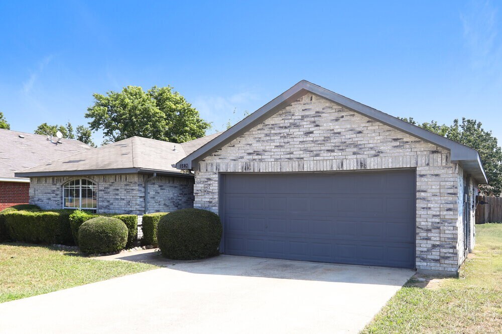 Building Photo - 1502 Killdee Ct