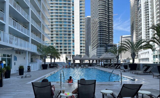 Building Photo - 1250 S Miami Ave