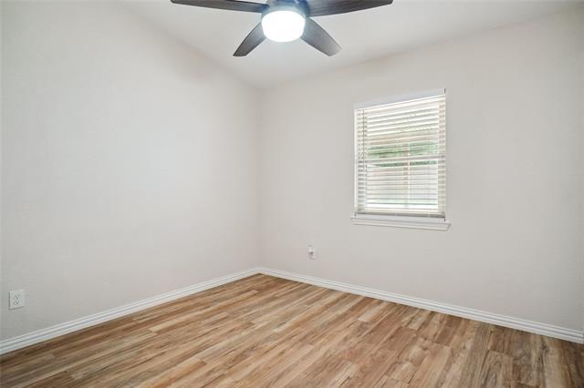 Building Photo - 902 Jardin Dr