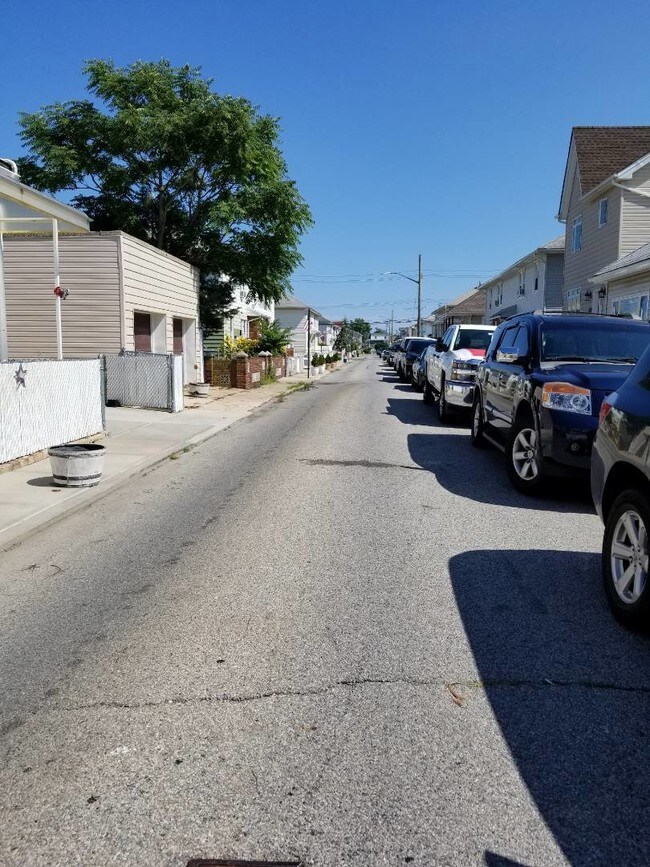 Building Photo - 41 Bevy Ct