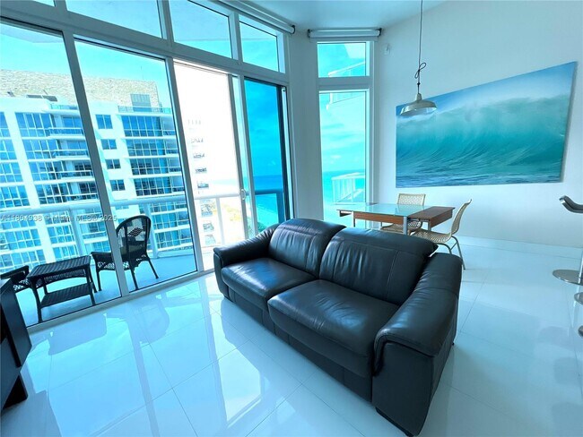 Building Photo - 6515 Collins Ave