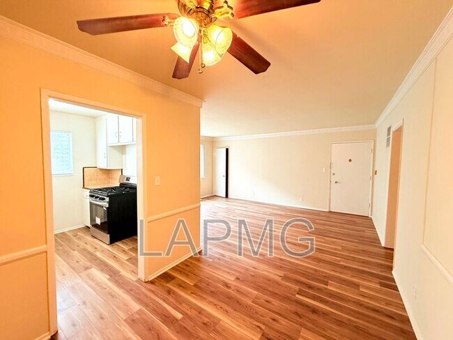 Building Photo - 356 Hayworth Ave