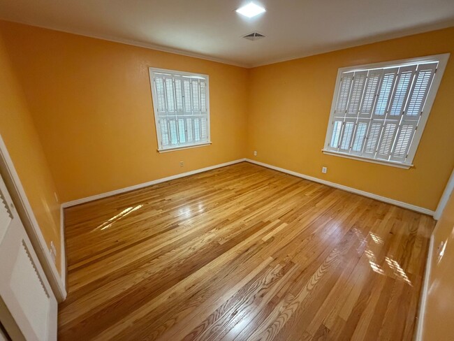 Building Photo - 3500 Patterson Dr