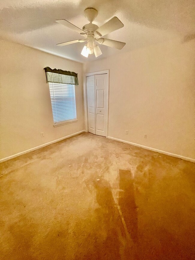 Building Photo - 96064 Piedmont Dr