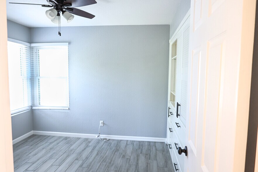 Building Photo - 14101 N 78th Dr
