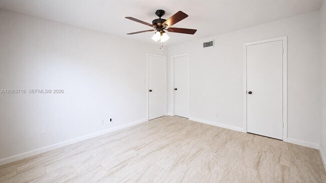 Building Photo - 3101 Oakland Shores Dr