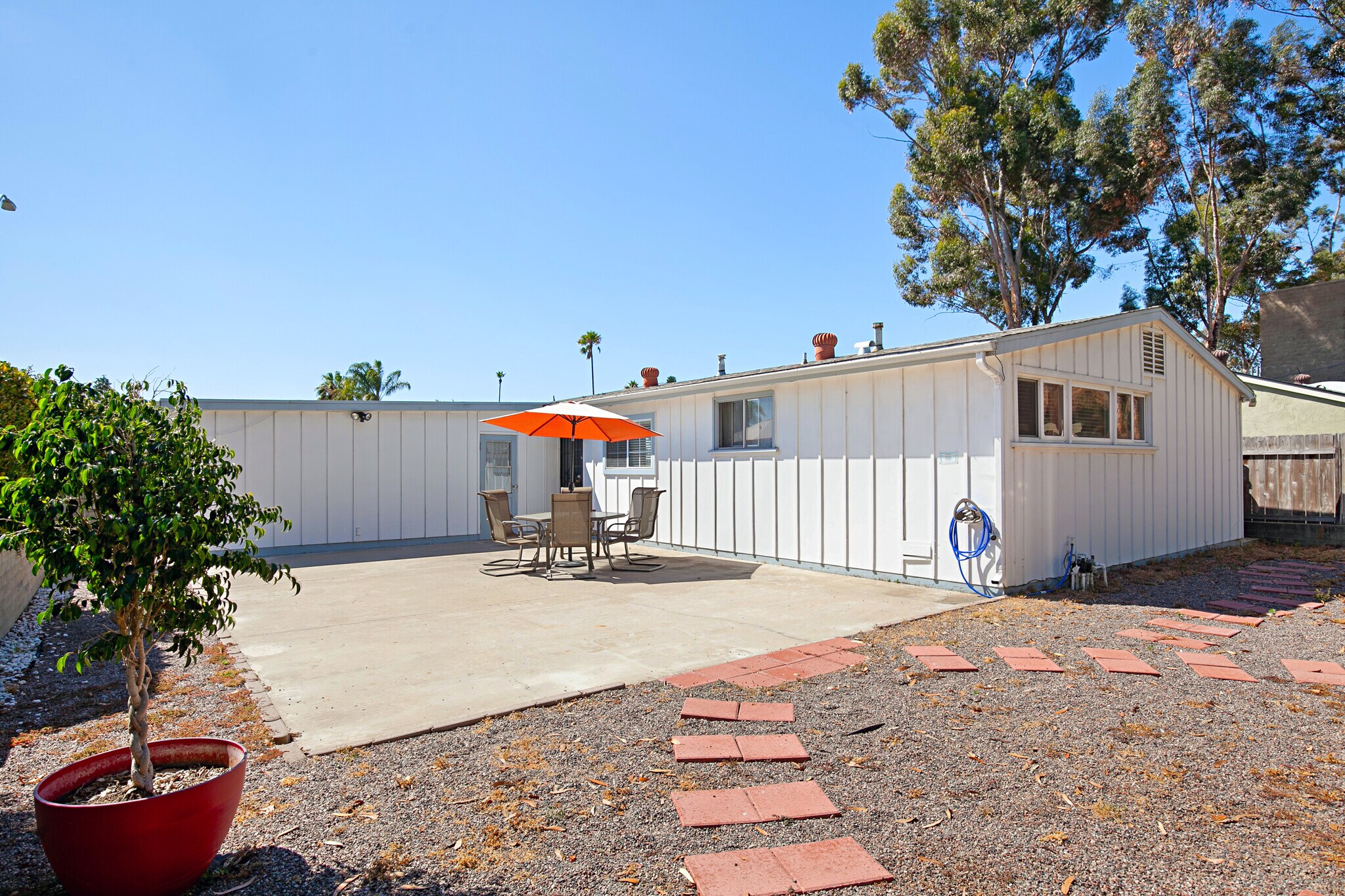 Building Photo - 6714 Cowles Mountain Blvd