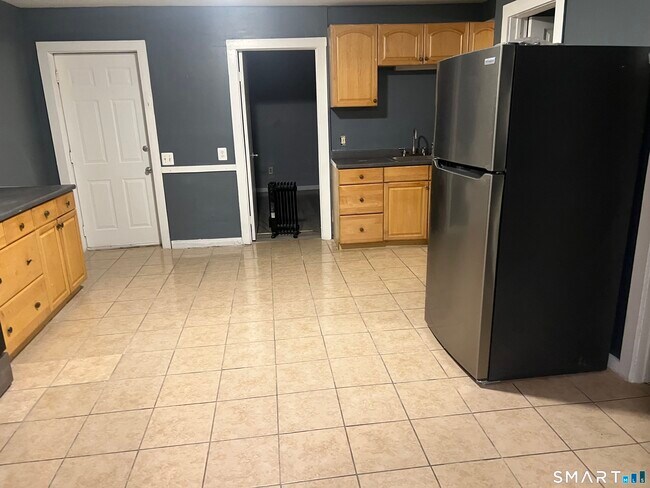 Building Photo - 11 7th St