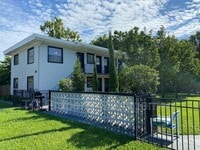 Building Photo - 211 N 9th St