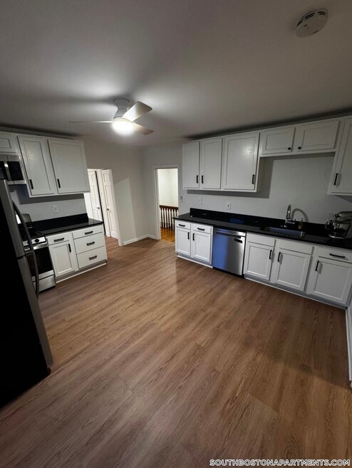 Building Photo - 656 Dorchester Ave