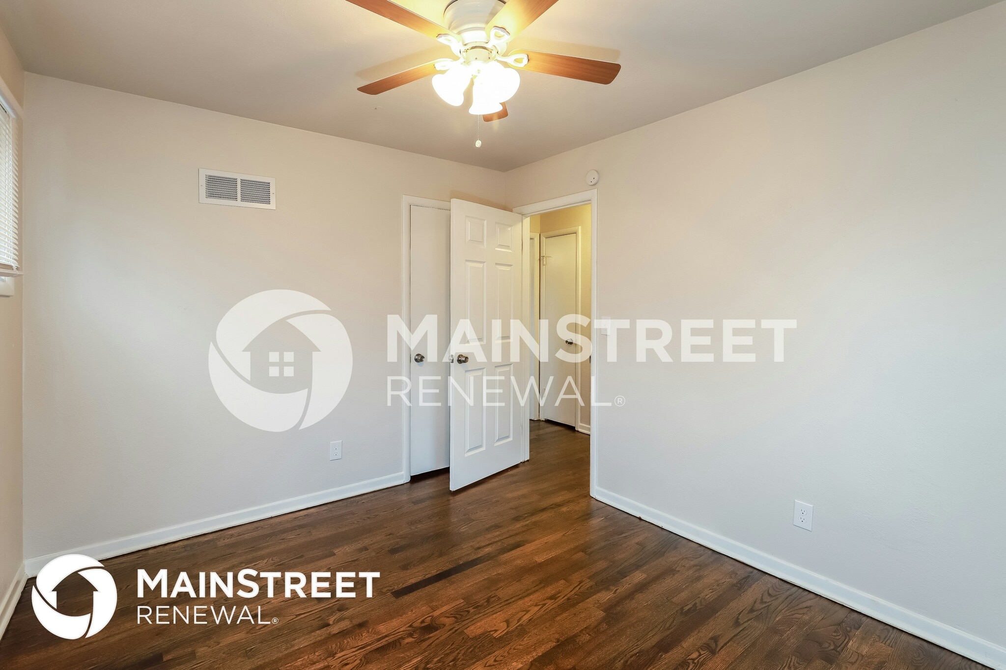 Building Photo - 6412 N Forest Ave