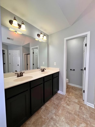 Building Photo - 121 Stone Gate