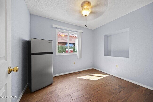 Building Photo - 11049 Marisma Ct