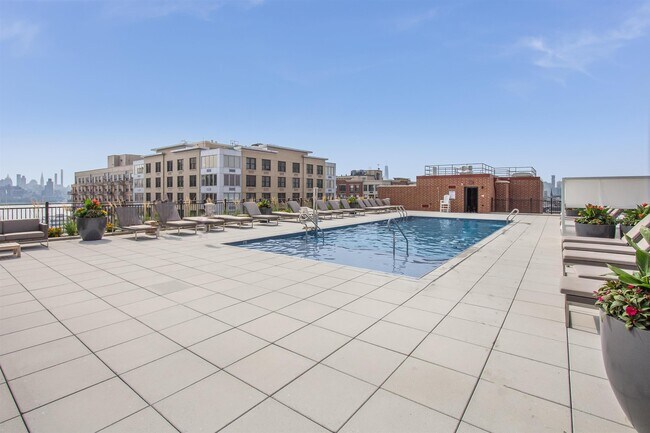 Building Photo - 1450 Washington St